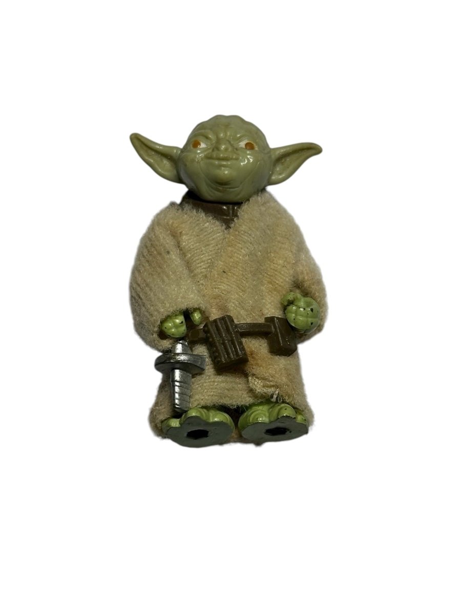 1980 – Kenner: Star Wars Yoda with Orange Eyes, Robe and Belt - Action Figures & Collectibles - ThrowbackBuys - Abunnysvintageco