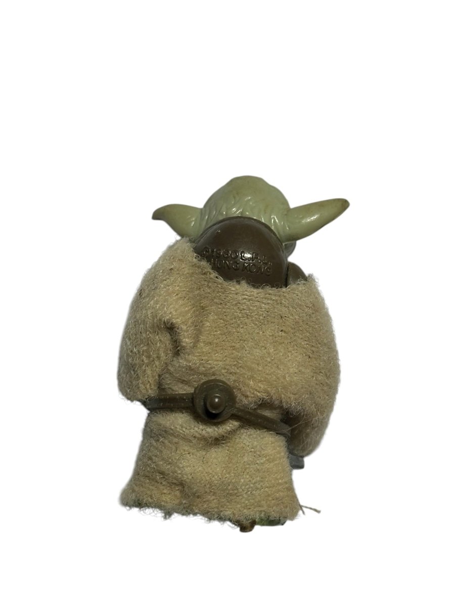 1980 – Kenner: Star Wars Yoda with Orange Eyes, Robe and Belt - Action Figures & Collectibles - ThrowbackBuys - Abunnysvintageco