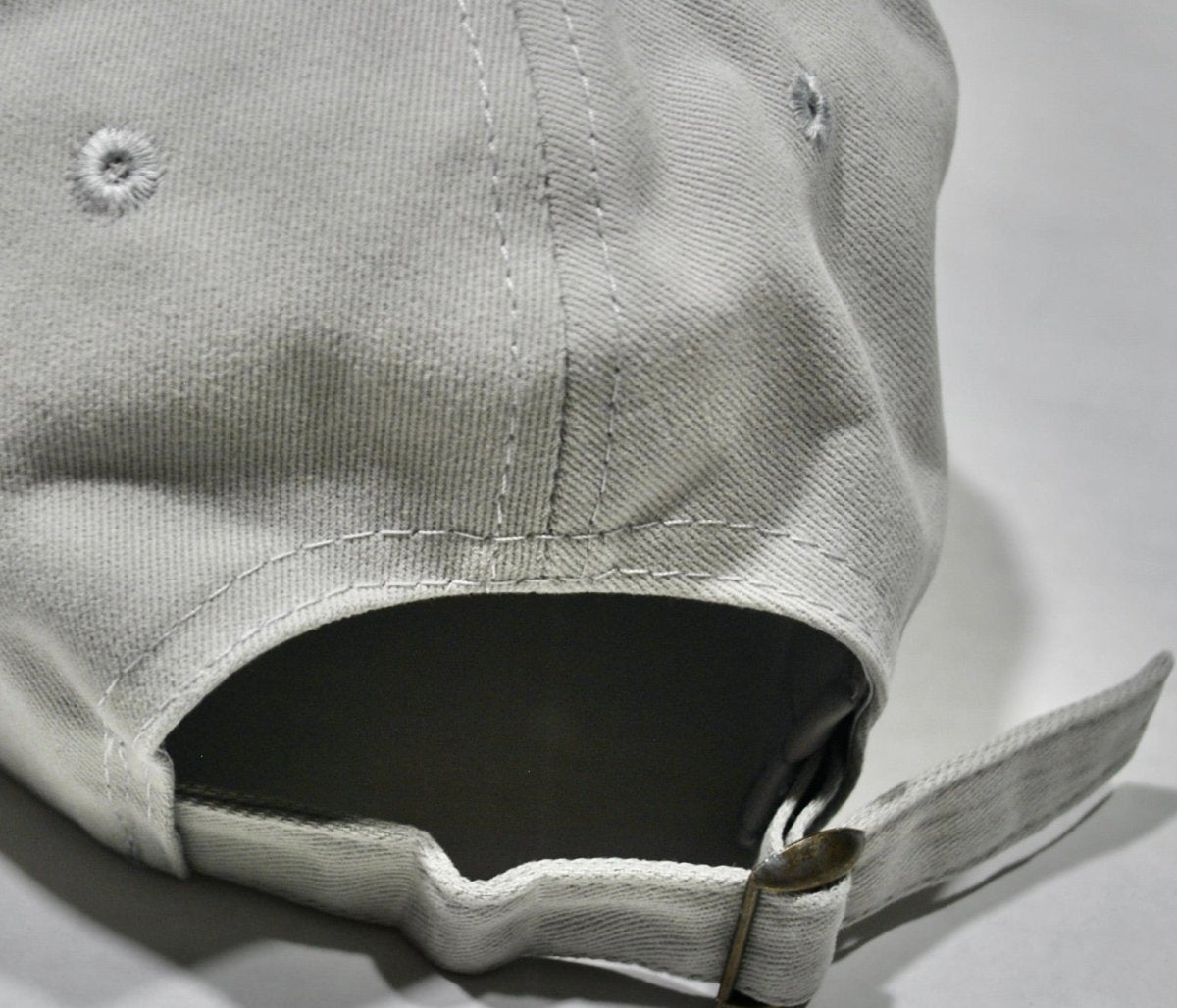 1990s - Apple: Strap Hat - Accessories - ThrowbackBuys -tbb reviewer test shop