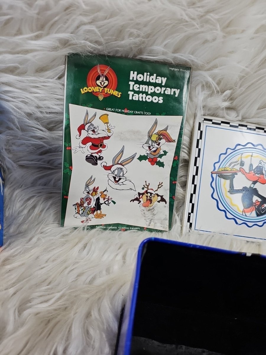 1990s - Bundle: Sylvester, Bugs Donald Duck And Taz Looney Tunes - Collectible Cups - ThrowbackBuys - The Thrifty Gypsyy Shop