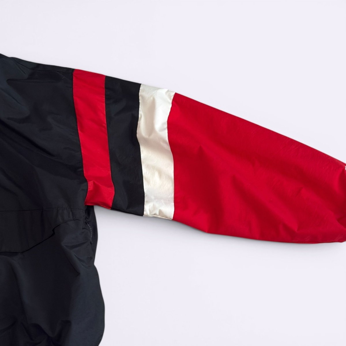 1990s - Starter: Chicago Bulls Quarter-Zip Pullover Windbreaker, Pro Line Authentics, Made in Korea - Jackets - ThrowbackBuys -Only90sKidsKnow