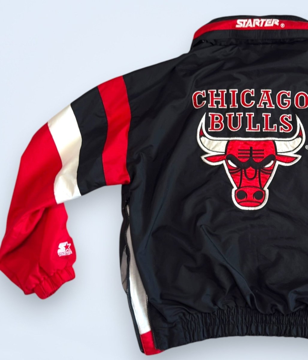 1990s - Starter: Chicago Bulls Quarter - Zip Pullover Windbreaker, Pro Line Authentics, Made in Korea - RARE - Jackets - ThrowbackBuys - ThrowbackBuys