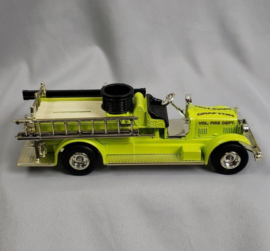 1991 replica of a 1926 SEAGRAVE Fire Truck - Action Figures & Collectibles - ThrowbackBuys - Eclecticcherryreseller