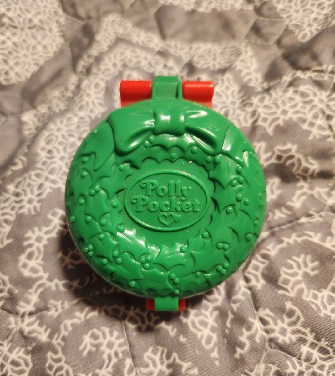 1993 Polly Pocket Christmas Wreath Compact - Collectible Toys - ThrowbackBuys - Forevertreasuresthrift