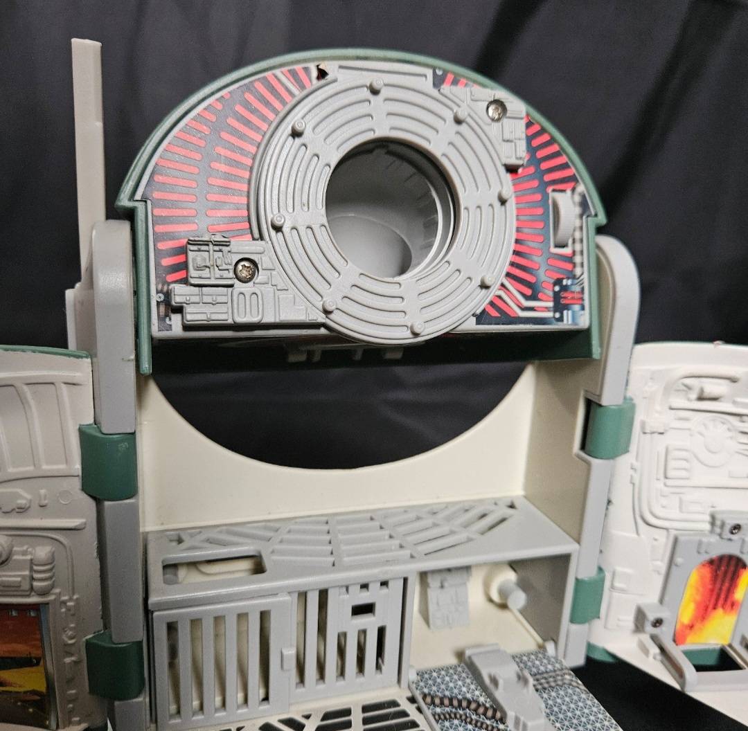 1996 Galoob Micro Machine Star Wars Boba Fett, Head Cloud City Playset - Action Figures & Collectibles - ThrowbackBuys - Cloy's Creativity