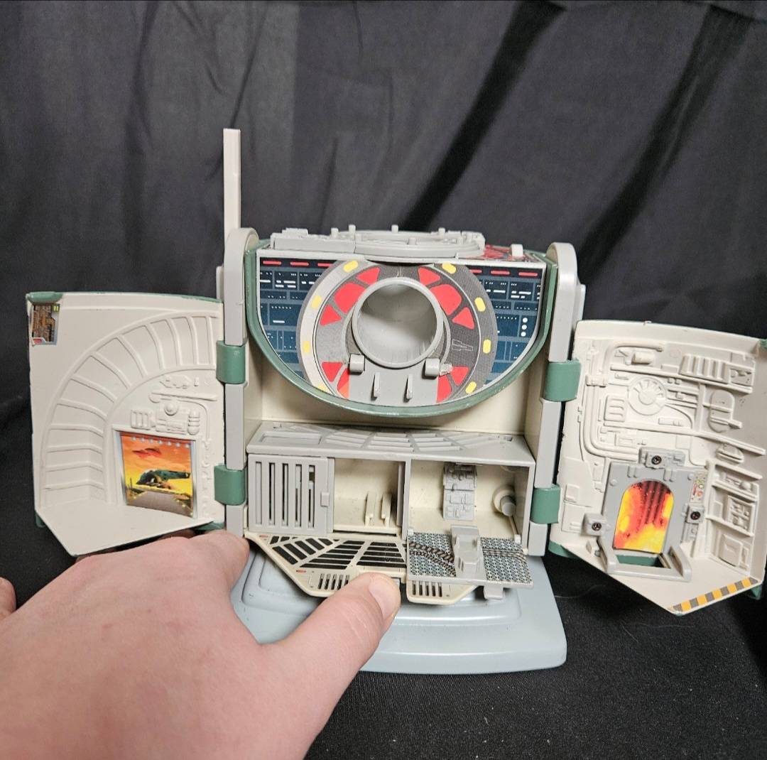 1996 Galoob Micro Machine Star Wars Boba Fett, Head Cloud City Playset - Action Figures & Collectibles - ThrowbackBuys - Cloy's Creativity
