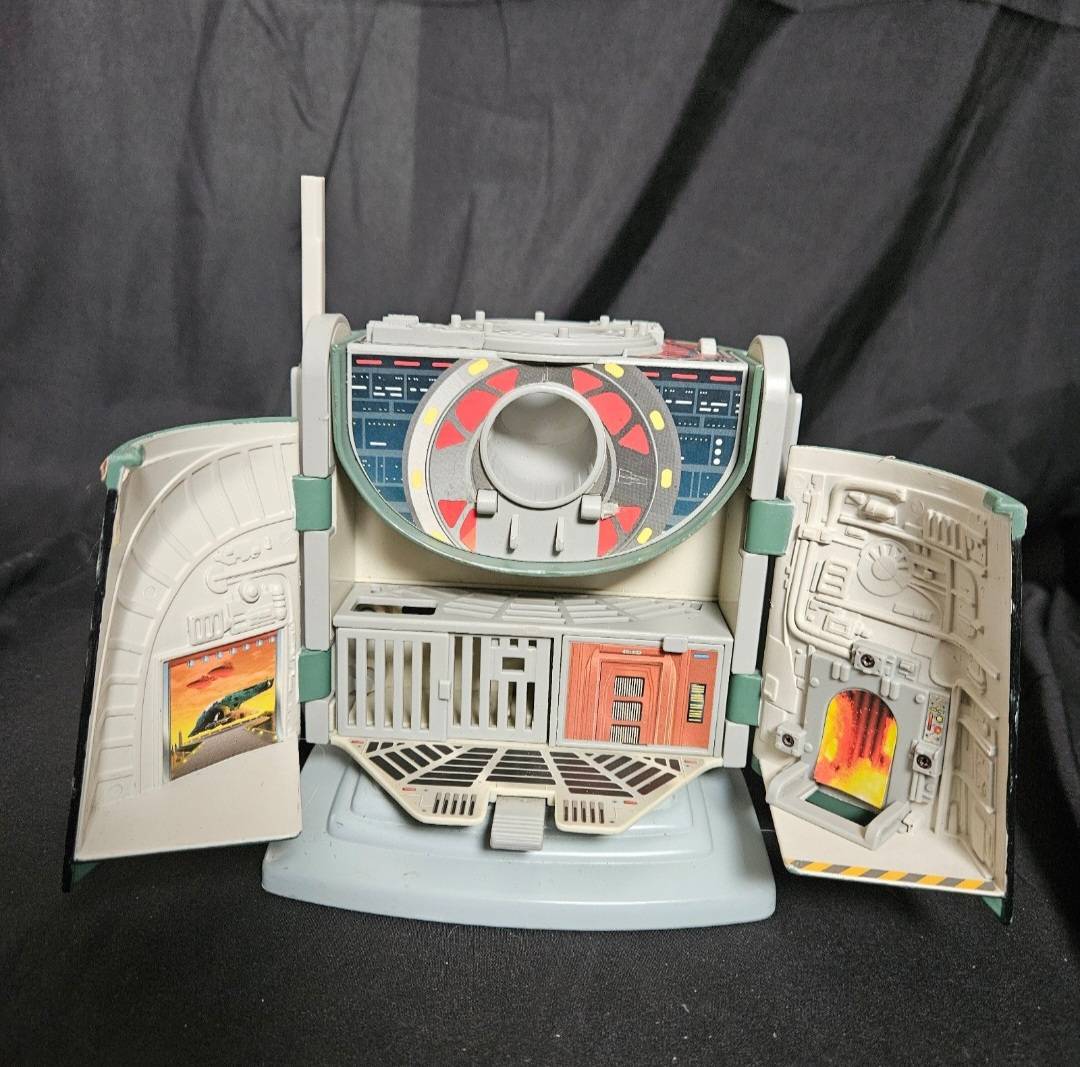 1996 Galoob Micro Machine Star Wars Boba Fett, Head Cloud City Playset - Action Figures & Collectibles - ThrowbackBuys - Cloy's Creativity