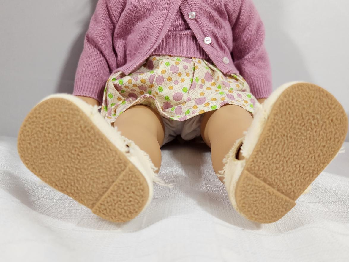 2000 - American Girl Kit Kittredge Doll (F7736 - AFIA) w/ Play & Display Stand - 18 in - Dolls - ThrowbackBuys - ResellerDoor