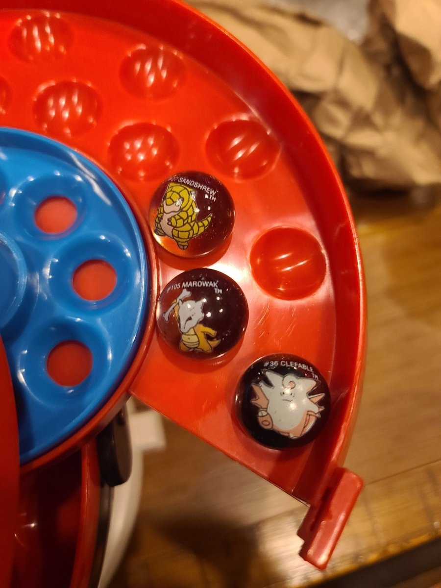 2000 - Toy Biz: Pokemon Pokeball Carrying Case w/25 Marbles - Action Figures & Collectibles - ThrowbackBuys - Kisara358