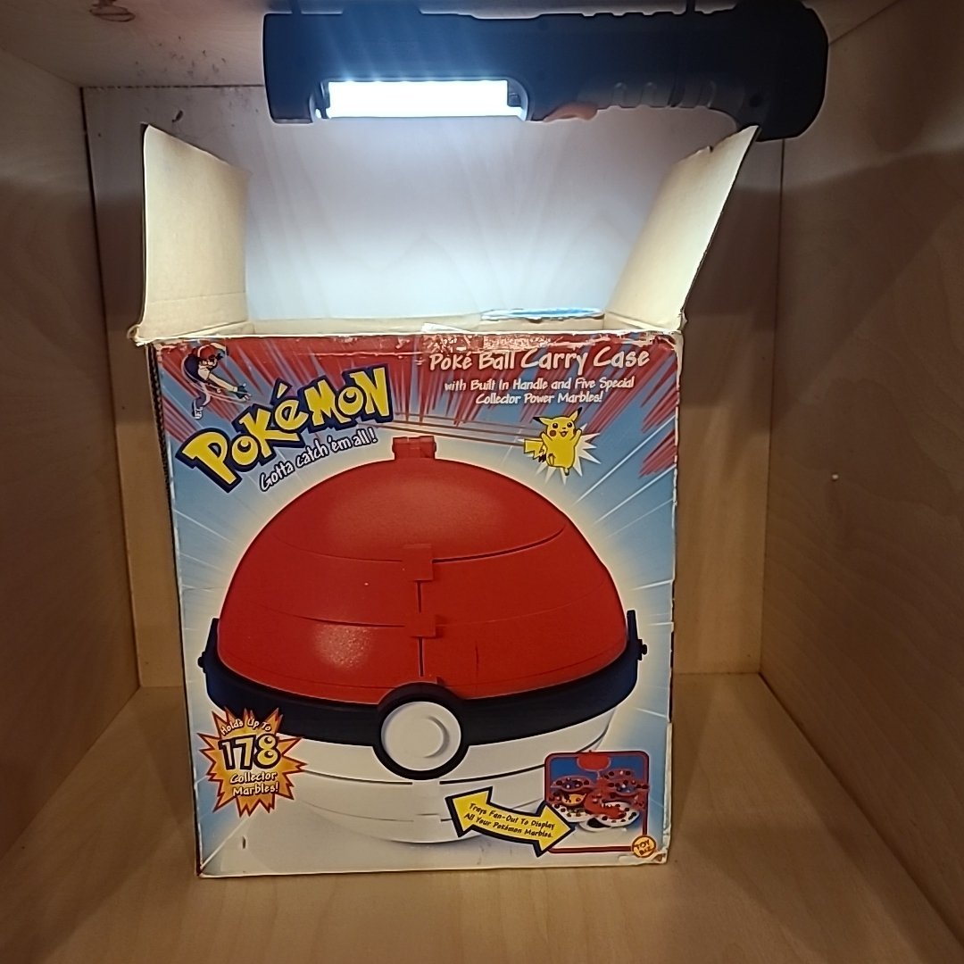 2000 - Toy Biz: Pokemon Pokeball Carrying Case w/25 Marbles - Action Figures & Collectibles - ThrowbackBuys - Kisara358