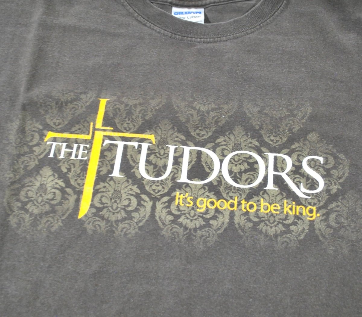 2000s - Showtime: The Tudors TV Show Unisex Shirt - XL - T-Shirts - ThrowbackBuys -Yesterday's Attic