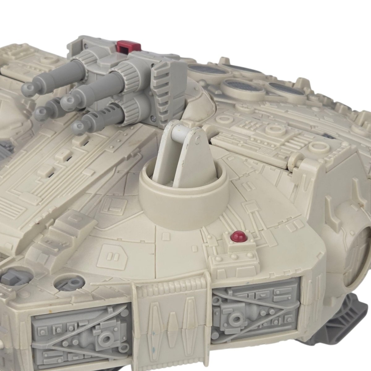 2001 – Hasbro: Star Wars Millennium Falcon Playset with Galactic Heroes Figures - Action Figures & Collectibles - ThrowbackBuys - A N E 1 Stop Shop