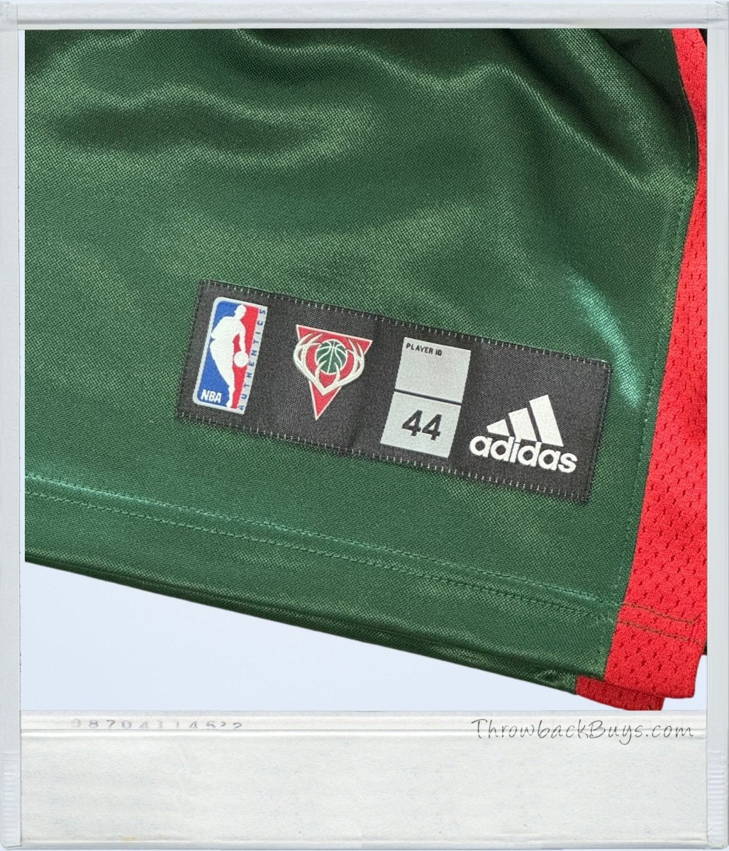 2001 - Official Milwaukee Bucks Desmond Mason 24 Autographed Jersey Green - RARE - Jerseys - ThrowbackBuys - ThrowbackBuys