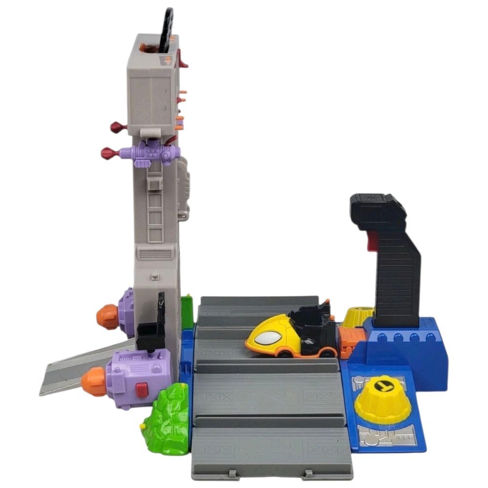 2004 - Teen Titans Go Titans Launch Tower - Bandai - Action Figures & Collectibles - ThrowbackBuys - A N E 1 Stop Shop