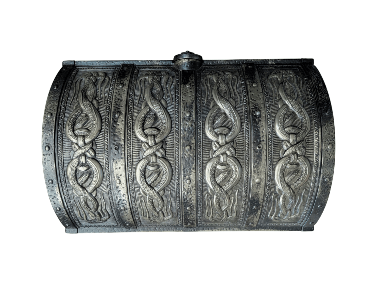 2006 Pirates of the Caribbean: Dead Man's Chest Pirate's CD Boombox - Home Audio Systems - ThrowbackBuys - Shiznit