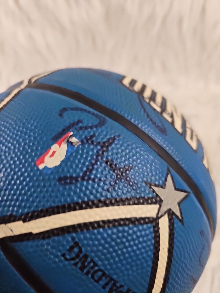 2006/2007 - Autographed Basketball Orlando Magic Team NBA Spalding - RARE - Sports Memorabilia - ThrowbackBuys - The Thrifty Gypsyy Shop