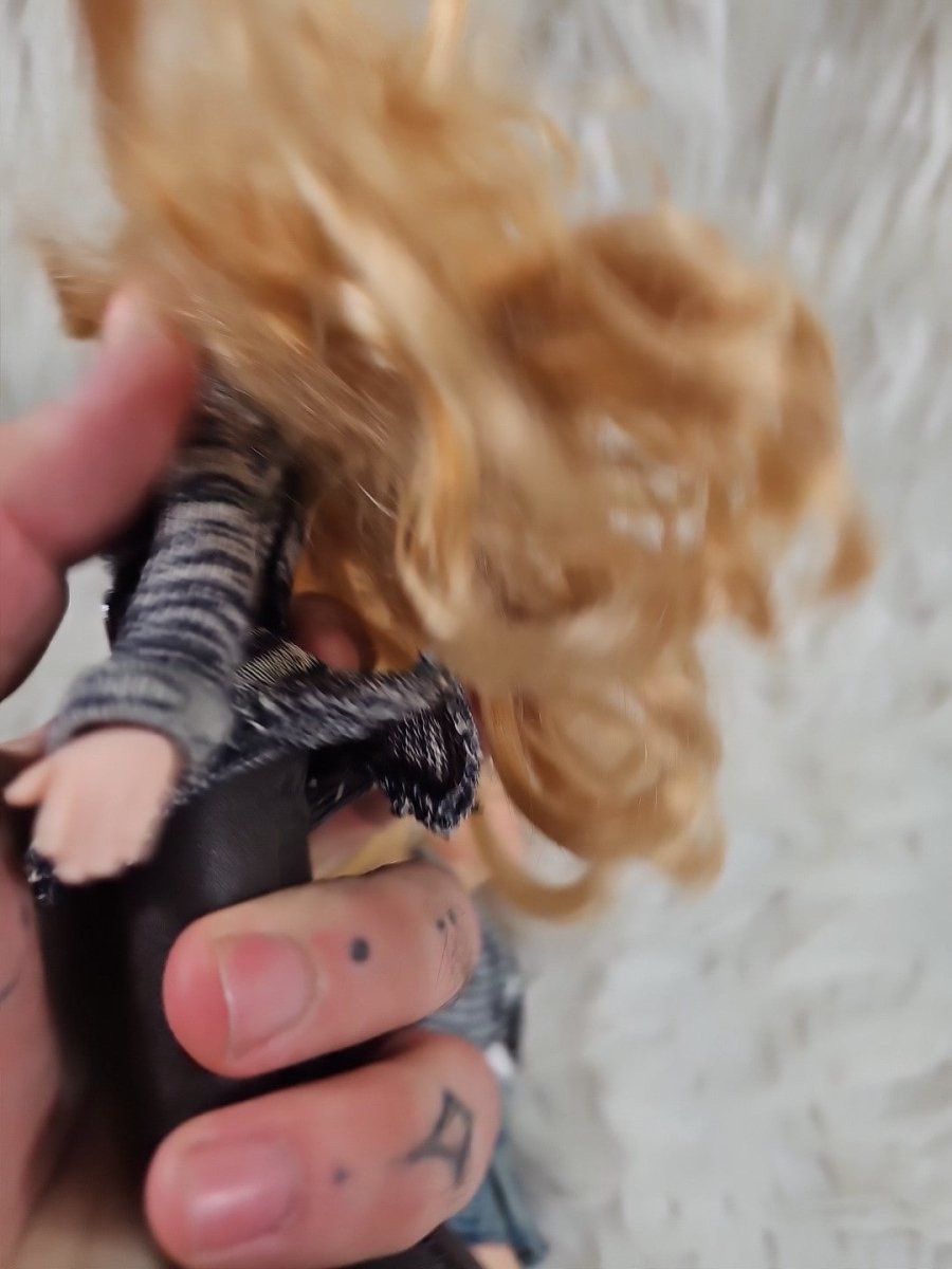 2010 - Bratz CLOE Doll LET'S TALK MGA 10th Anniversary And Bratz Style It! Jaylen - Dolls - ThrowbackBuys - The Thrifty Gypsyy Shop