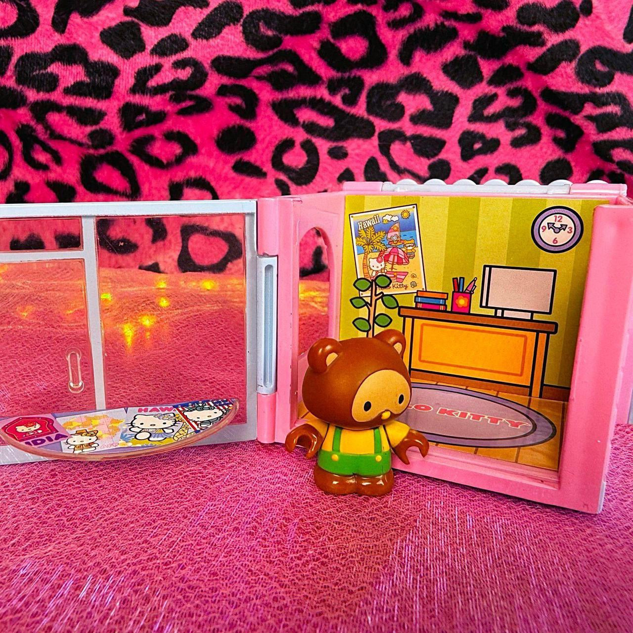 2009 Hello Kitty World Travel Agency Playset