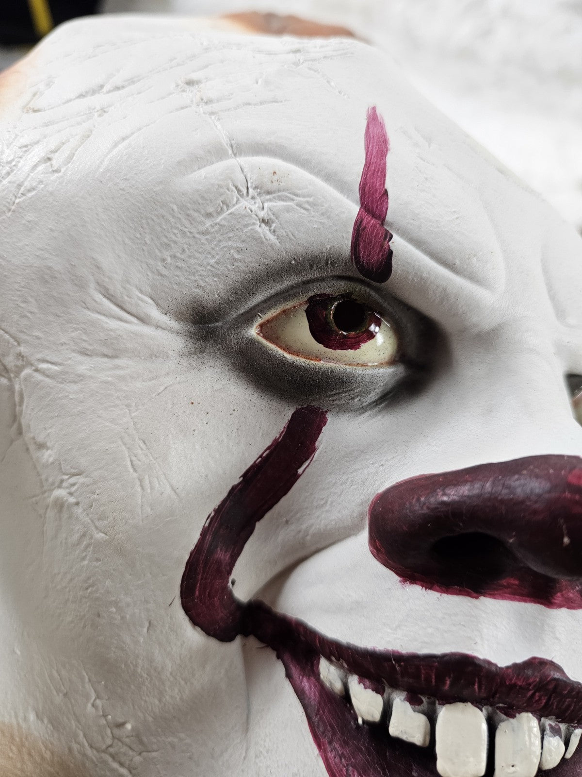 Pennywise Mask IT Adult Standard Latex Collector Halloween Trick Treat Studios