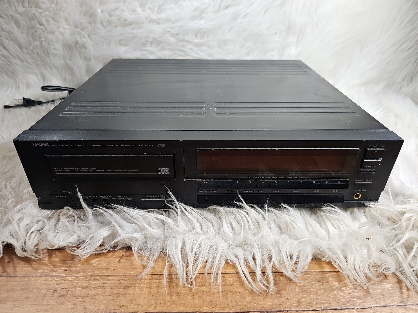 1987 - Yamaha CDX-1100U Natural Sound Compact Disc Player 18bit