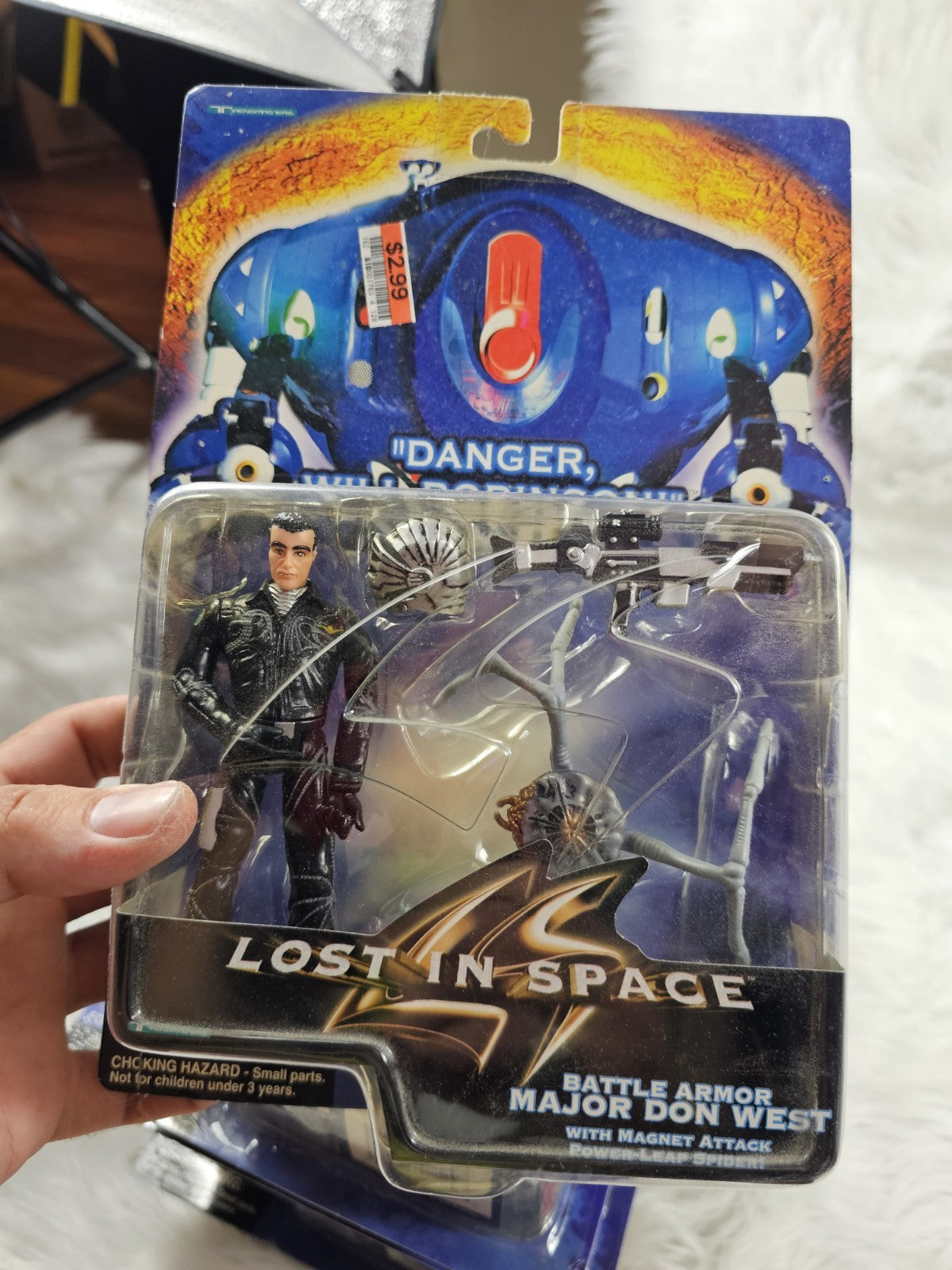 Vintage - 4 LOST IN SPACE SABOTAGE ACTION Figures NIB