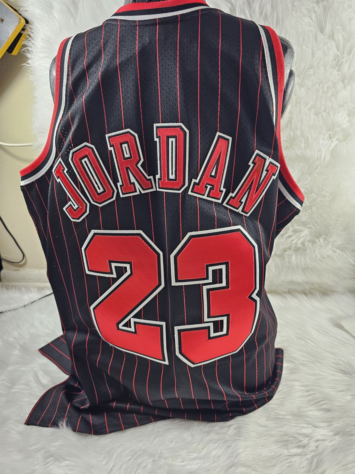 100% Authentic Michael Jordan Mitchell & Ness 96 97 Bulls Jersey Size 48 XL Mens