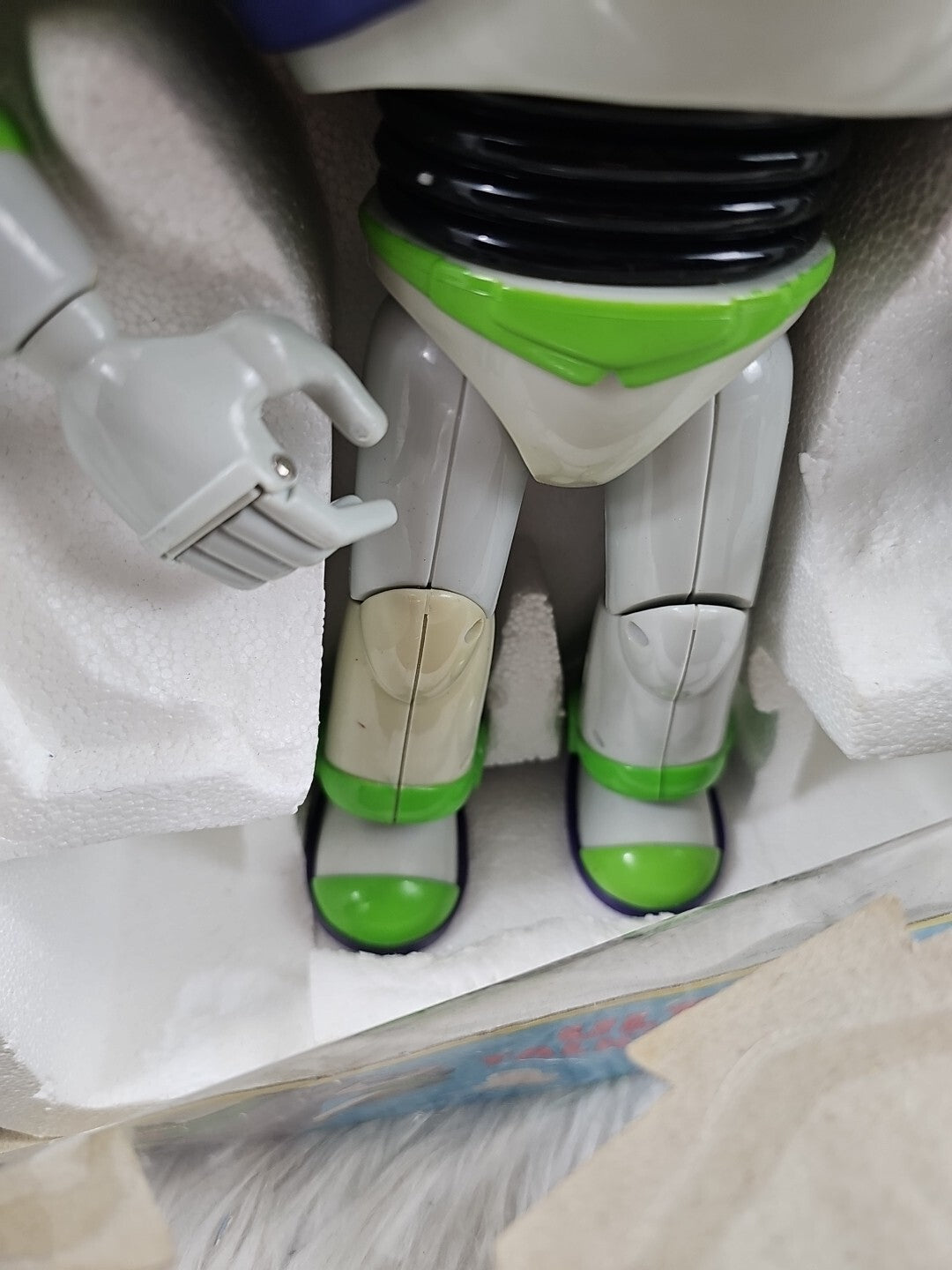 1995 - Toy Story Buzz Lightyear Ultimate Talking Figure And Modern Woody