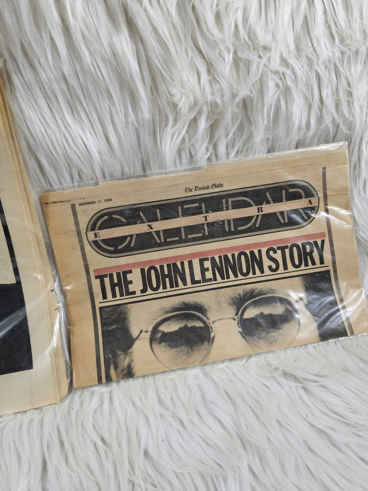 1980 - The John Lennon Story The Beatles Shot Assassination Newspaper Dec. 9, 1980