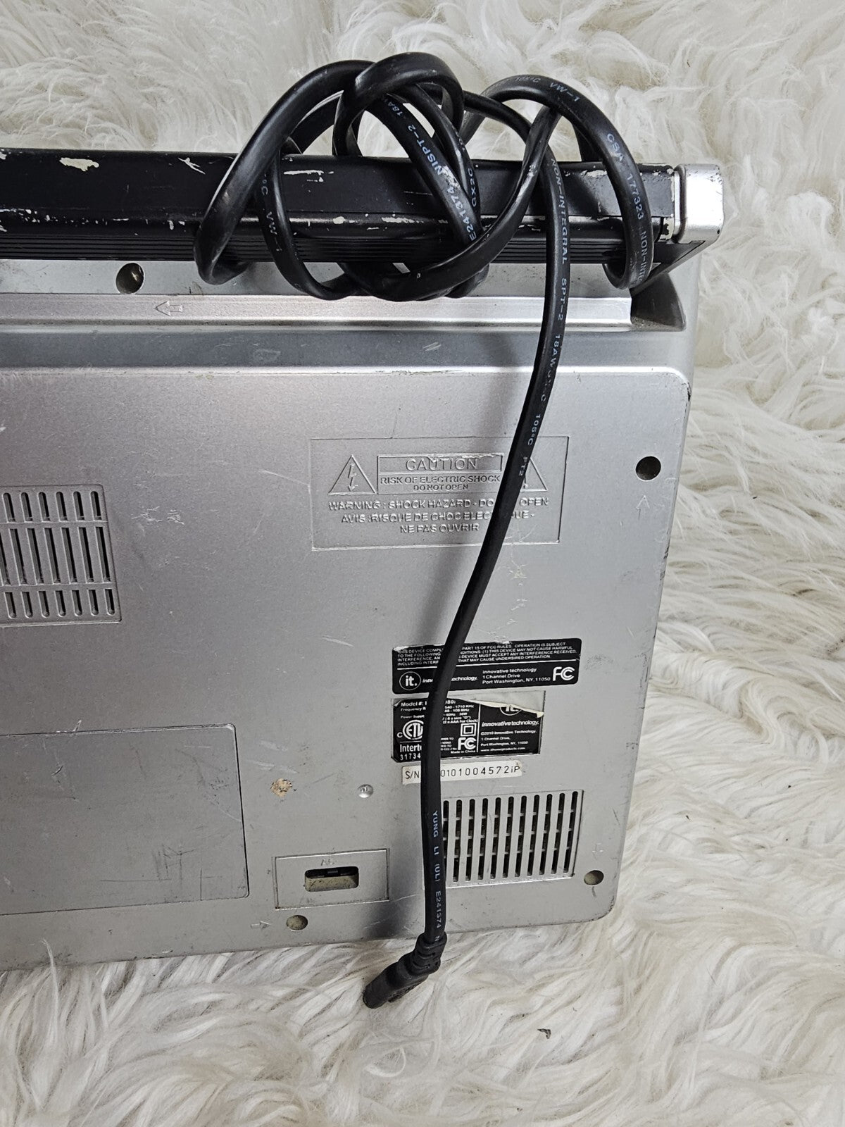 Retro Style Boombox Innovative Technology Digital Mix Maker ITBB-1980i Aux/FM/A
