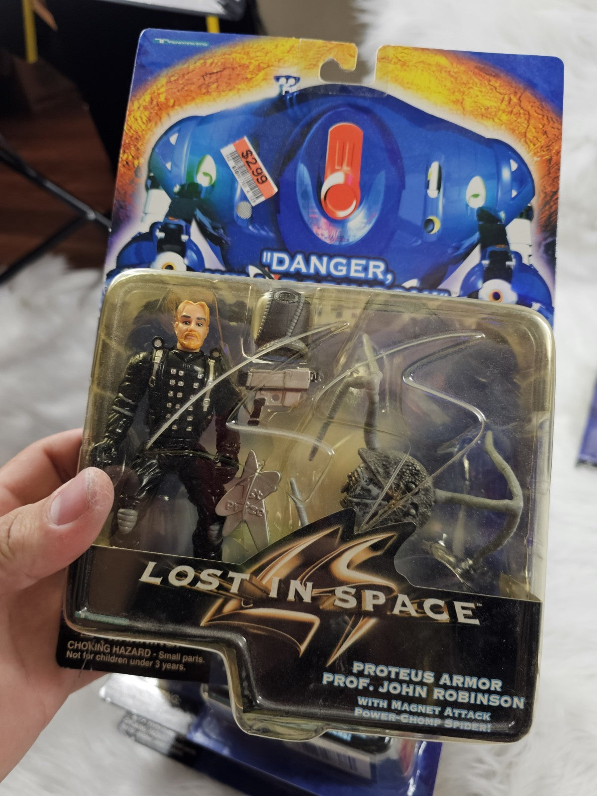 Vintage - 4 LOST IN SPACE SABOTAGE ACTION Figures NIB