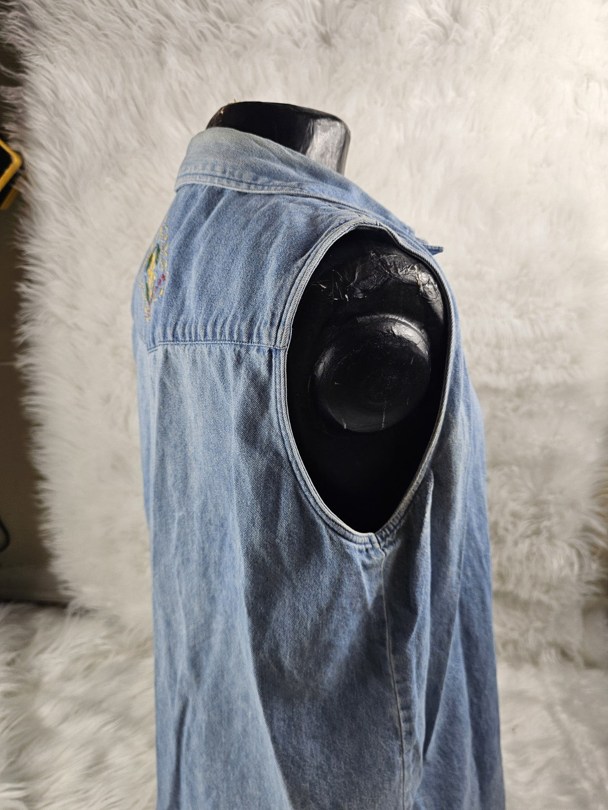 Vintage Unbranded Women's Embroidery Denim Vest Button Down Garden Lady Distress