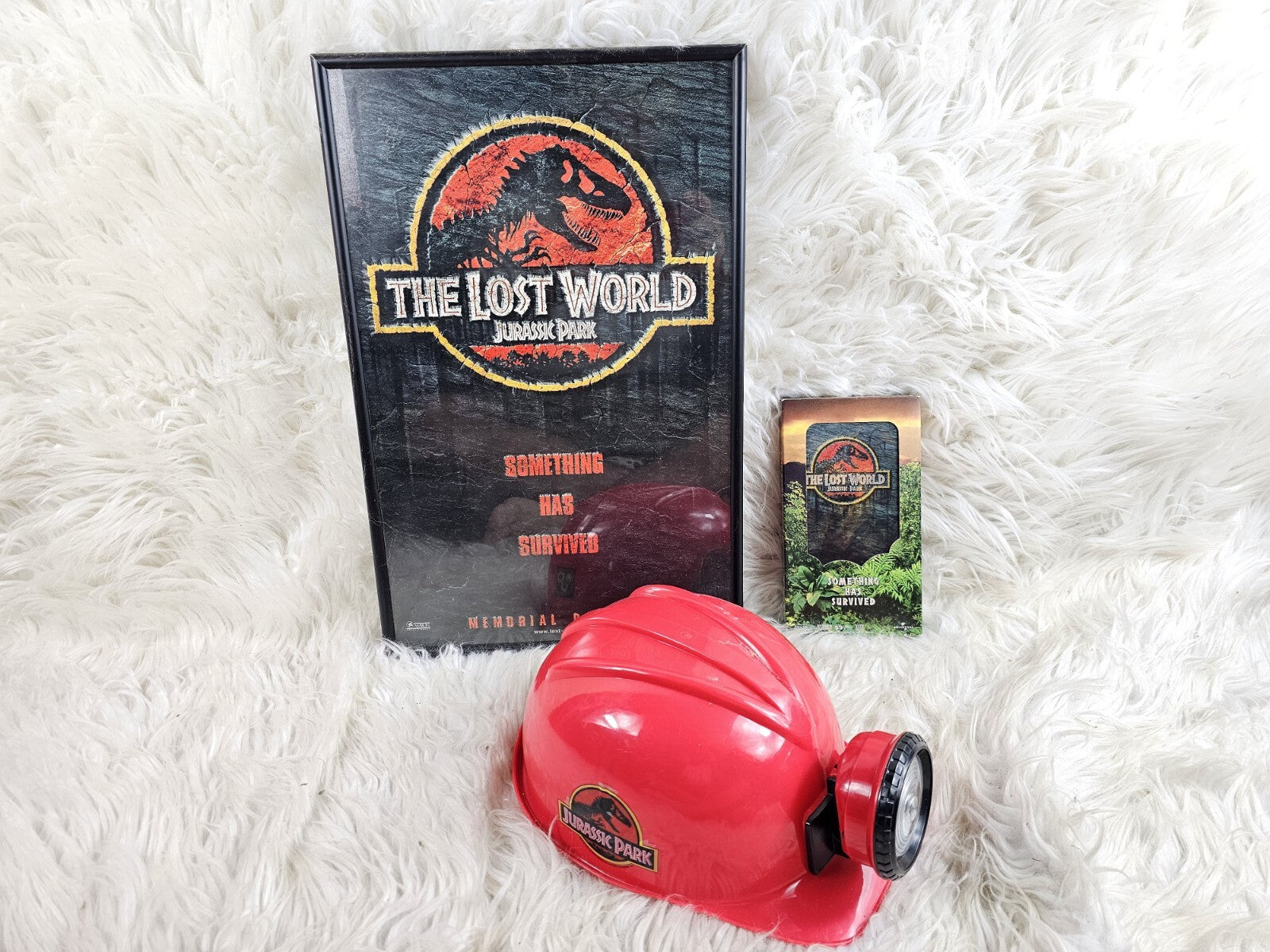 1996 - The Lost World Jurrassic Park: Framed Promo Poster 17in x 11in + Helmet
