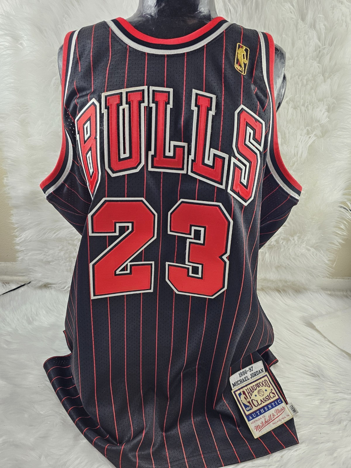 100% Authentic Michael Jordan Mitchell & Ness 96 97 Bulls Jersey Size 48 XL Mens
