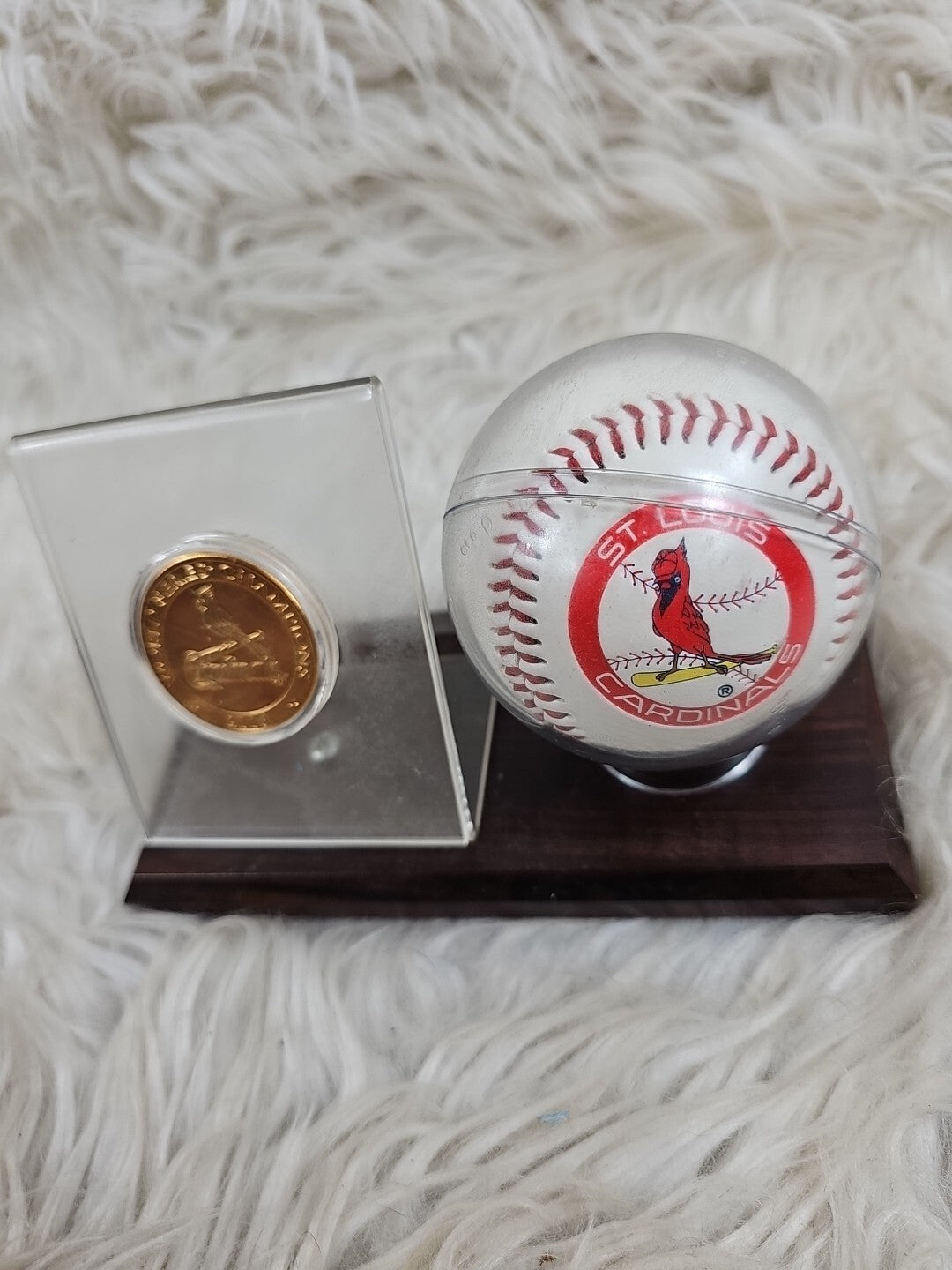 2006 World Series Champions St Louis Cardinals Medallion Coin With Baseball