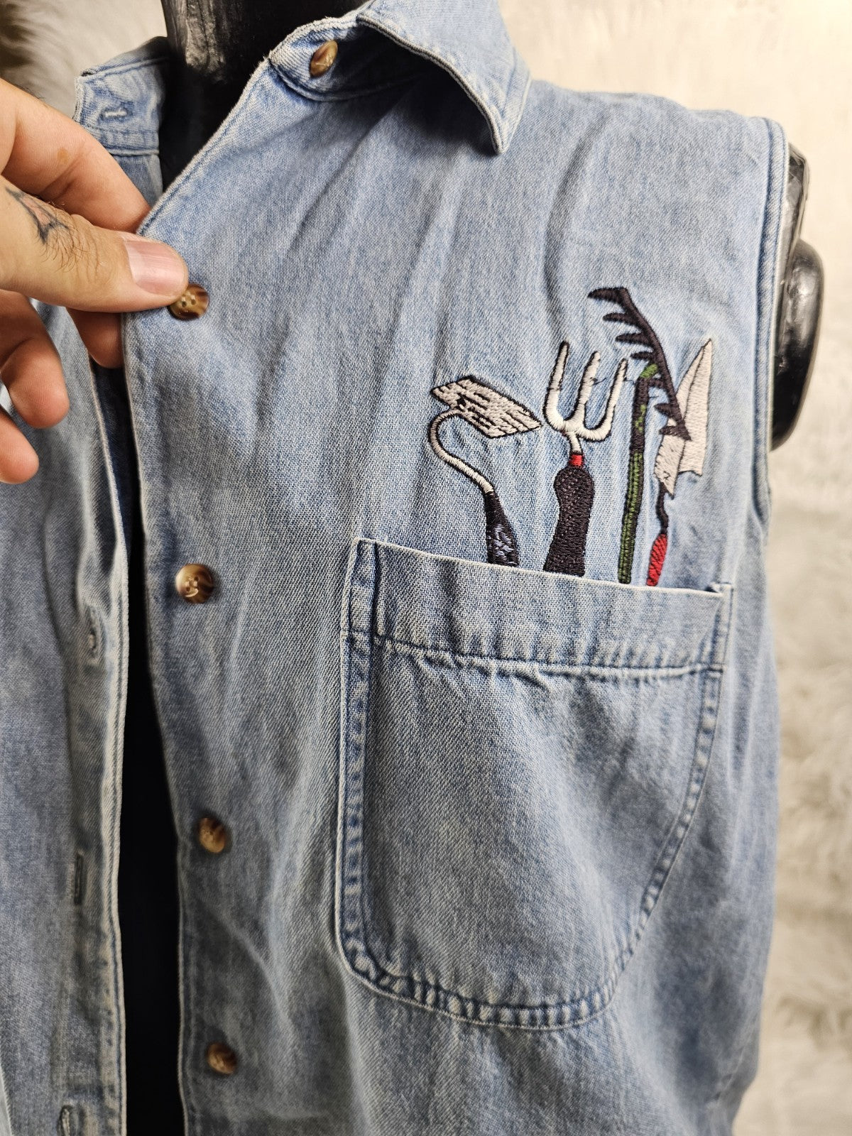 Vintage Unbranded Women's Embroidery Denim Vest Button Down Garden Lady Distress
