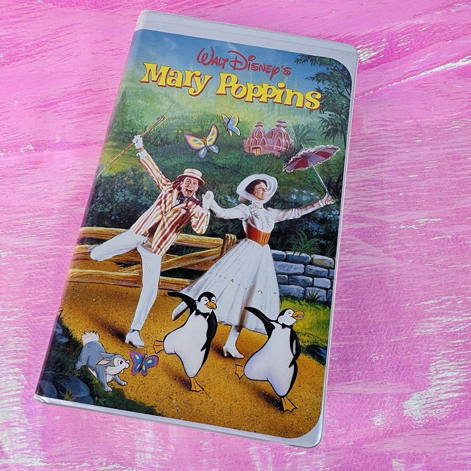 Disney Mary Poppins VHS movie - 1997 Clamshell Case