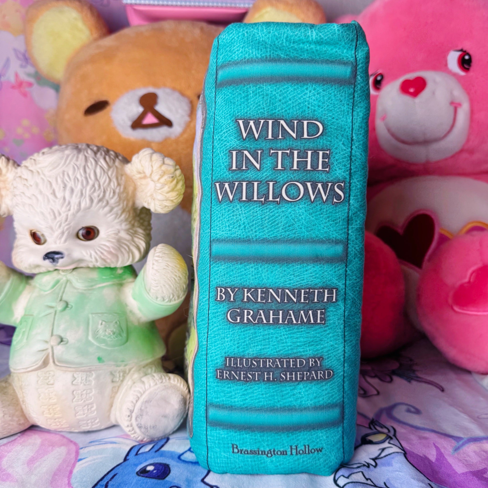 Plush Wind in the Willows Storybook Sculpture
