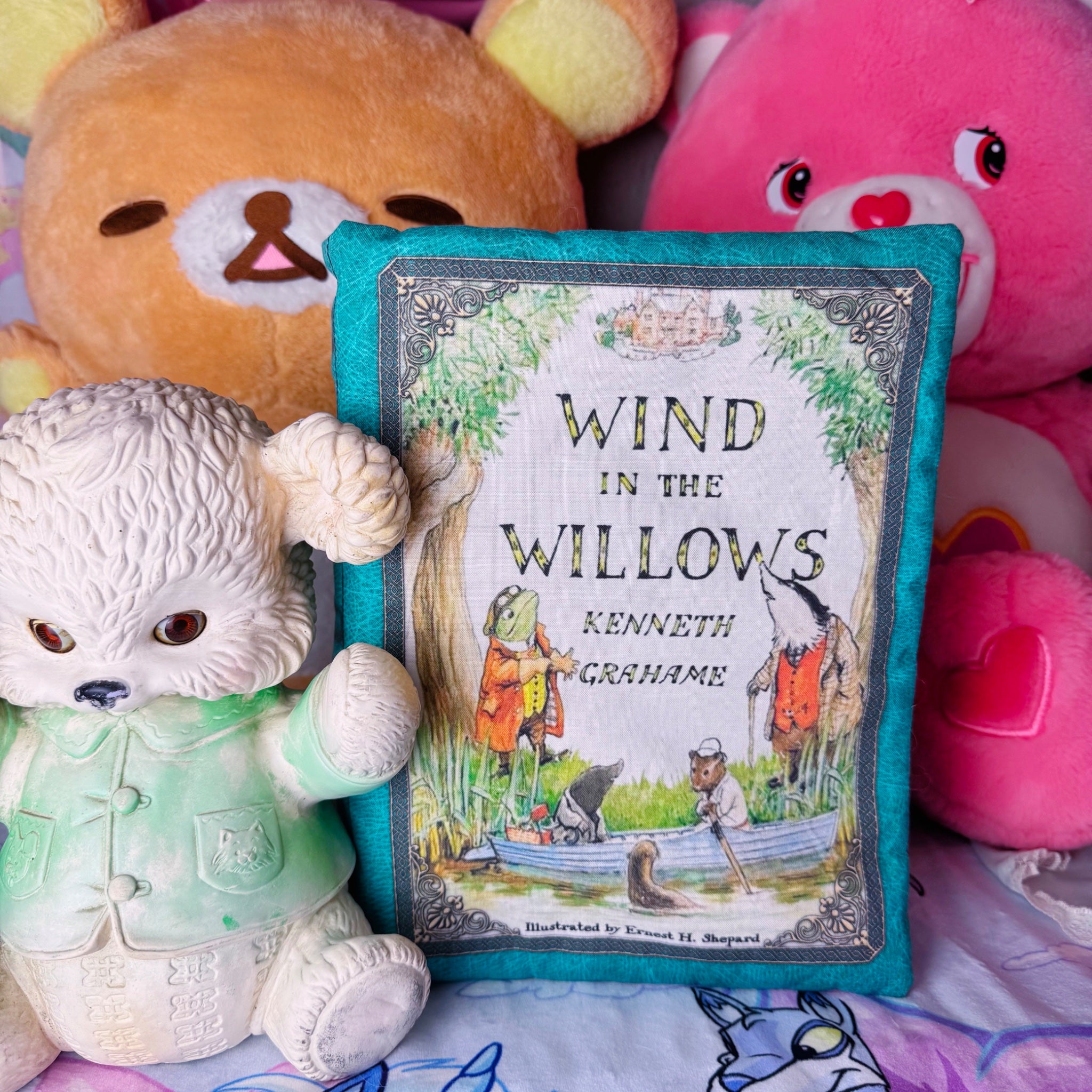 Plush Wind in the Willows Storybook Sculpture