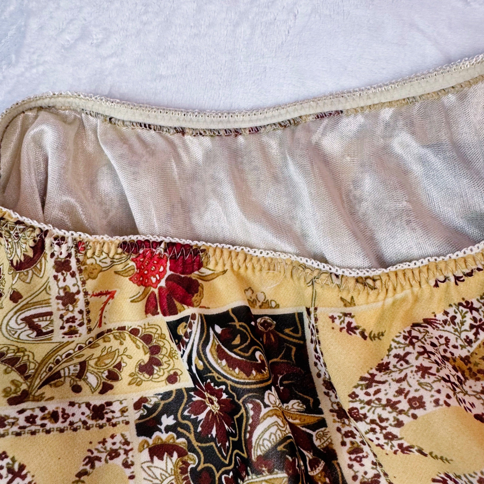 Vintage 90s Patchwork Maxi Skirt – Boho Tapestry Print with Satin Lining