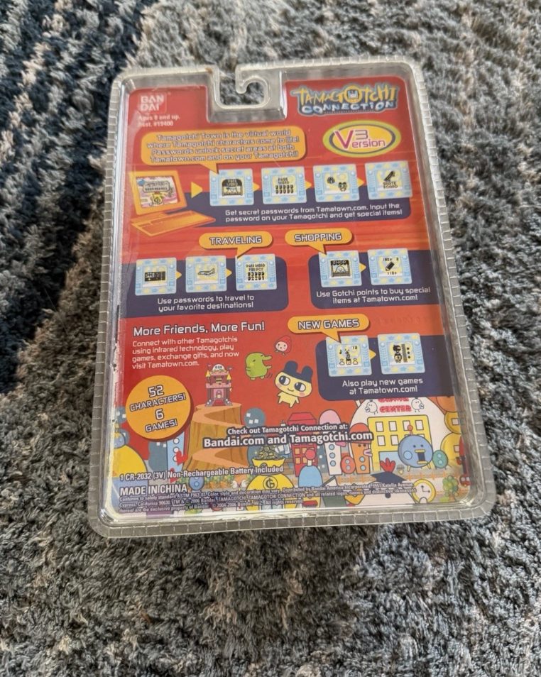 2006 TRANSLUCENT MAGENTA TAMAGOTCHI CONNECTION V3 SEALED VINTAGE INTERACTIVE TOY