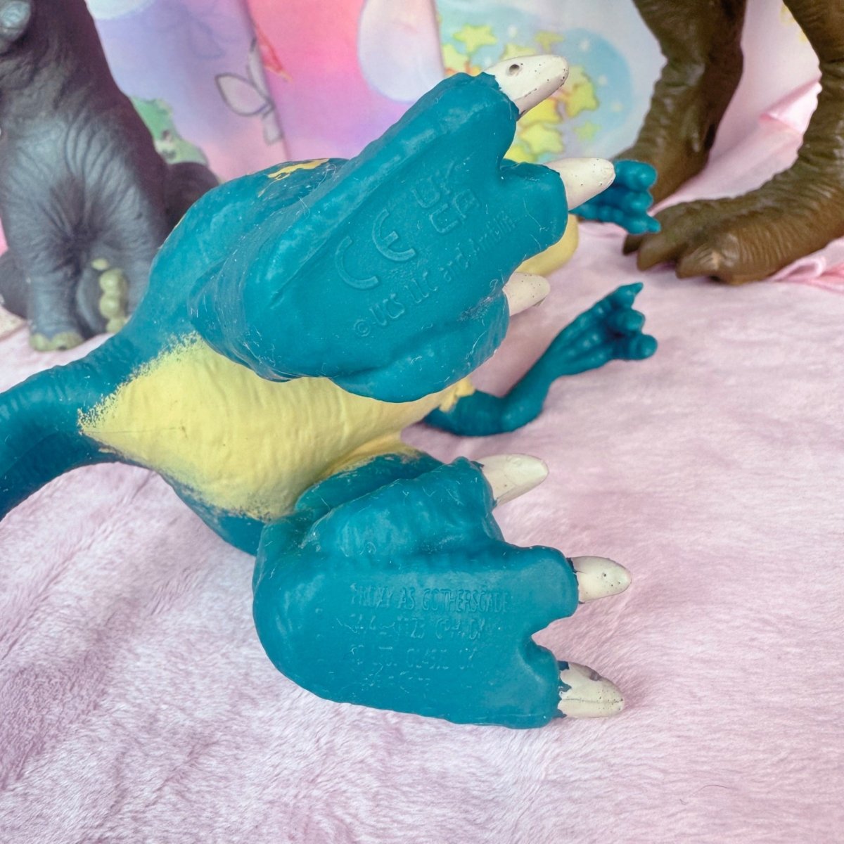 90s Jurassic Park Baby Velociraptor Toy - Action Figures & Collectibles - ThrowbackBuys - Starbunnyvintage