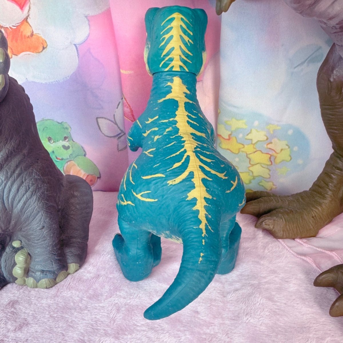 90s Jurassic Park Baby Velociraptor Toy - Action Figures & Collectibles - ThrowbackBuys - Starbunnyvintage