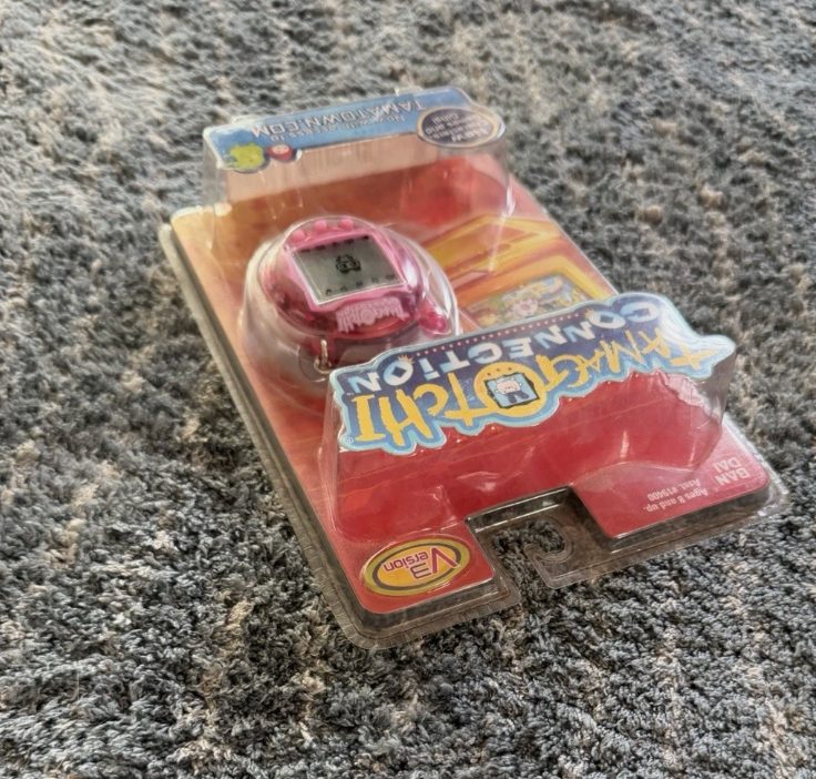 2006 TRANSLUCENT MAGENTA TAMAGOTCHI CONNECTION V3 SEALED VINTAGE INTERACTIVE TOY