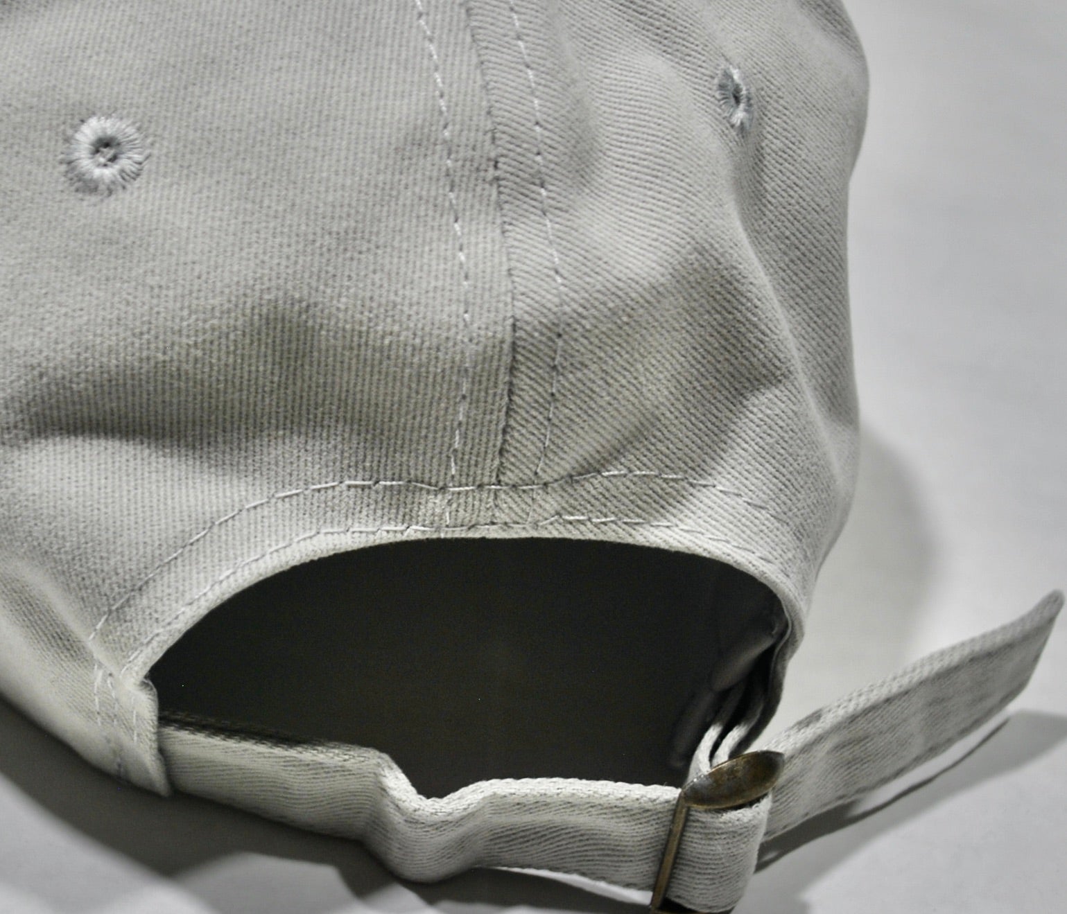 1990s - Apple: Strap Hat