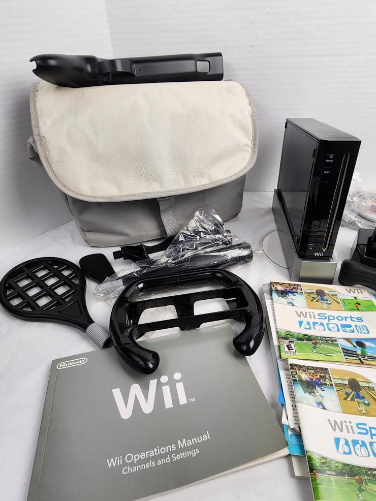 2006 - Nintendo Wii Sports Edition Gaming Console (RVL-001 USA) w/ Bag - Black