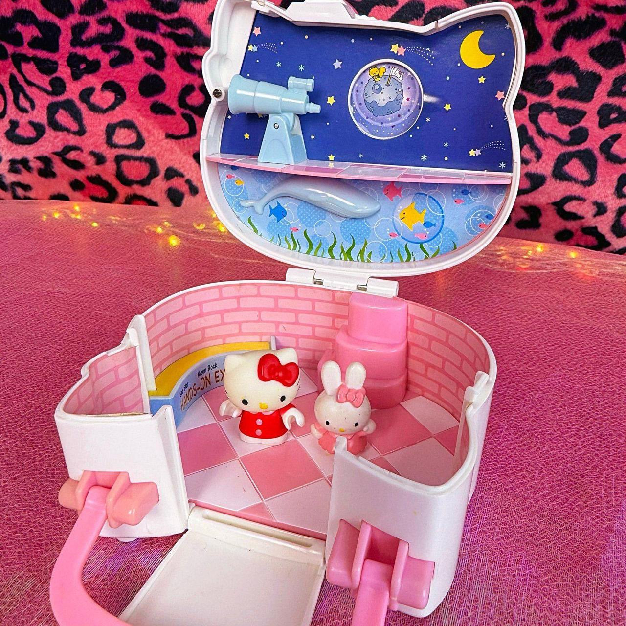 2009 Jakks Pacific Sanrio Hello Kitty Museum Playset