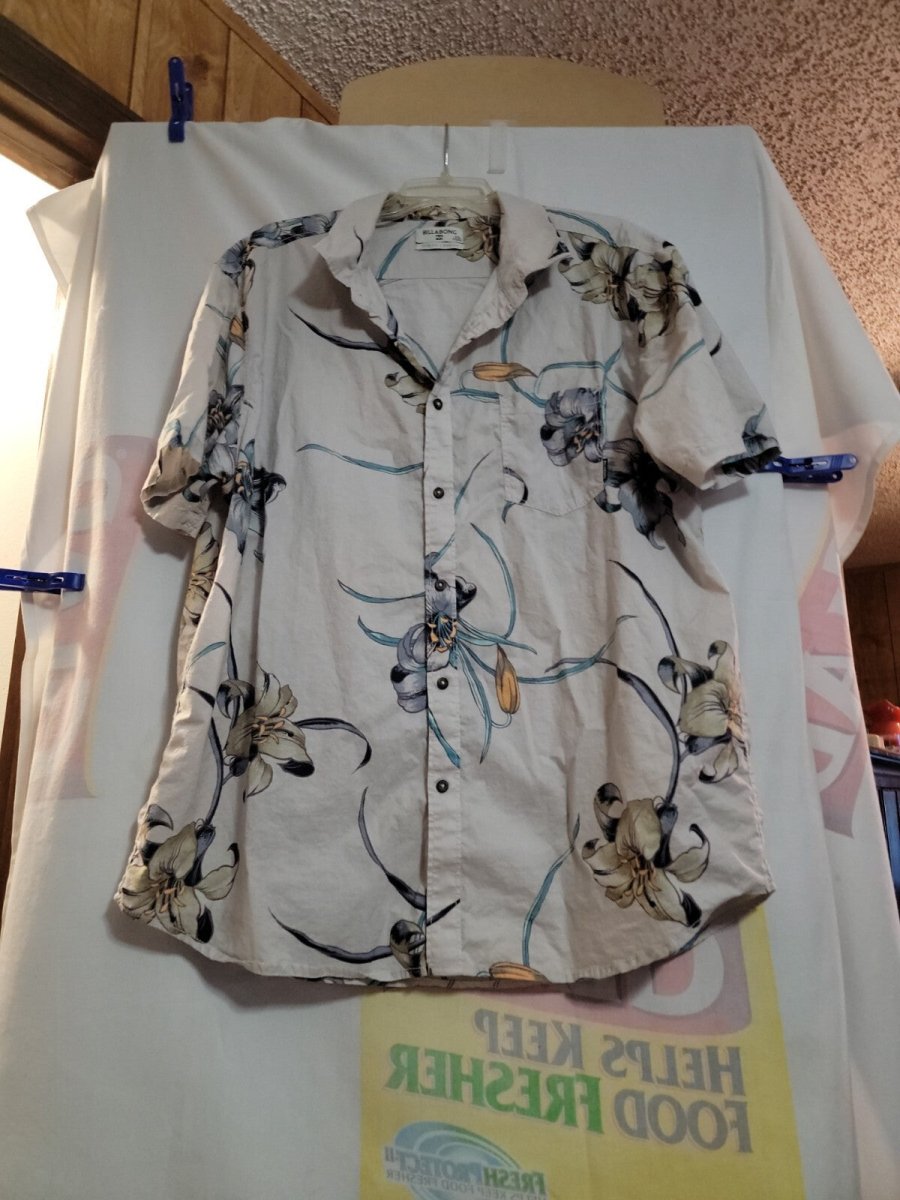 Billabong Floral Core Fit Stretch Short Sleeve Button Up Shirt Mens Size XXL - Shirts - ThrowbackBuys - Amanda's Awesome Finds