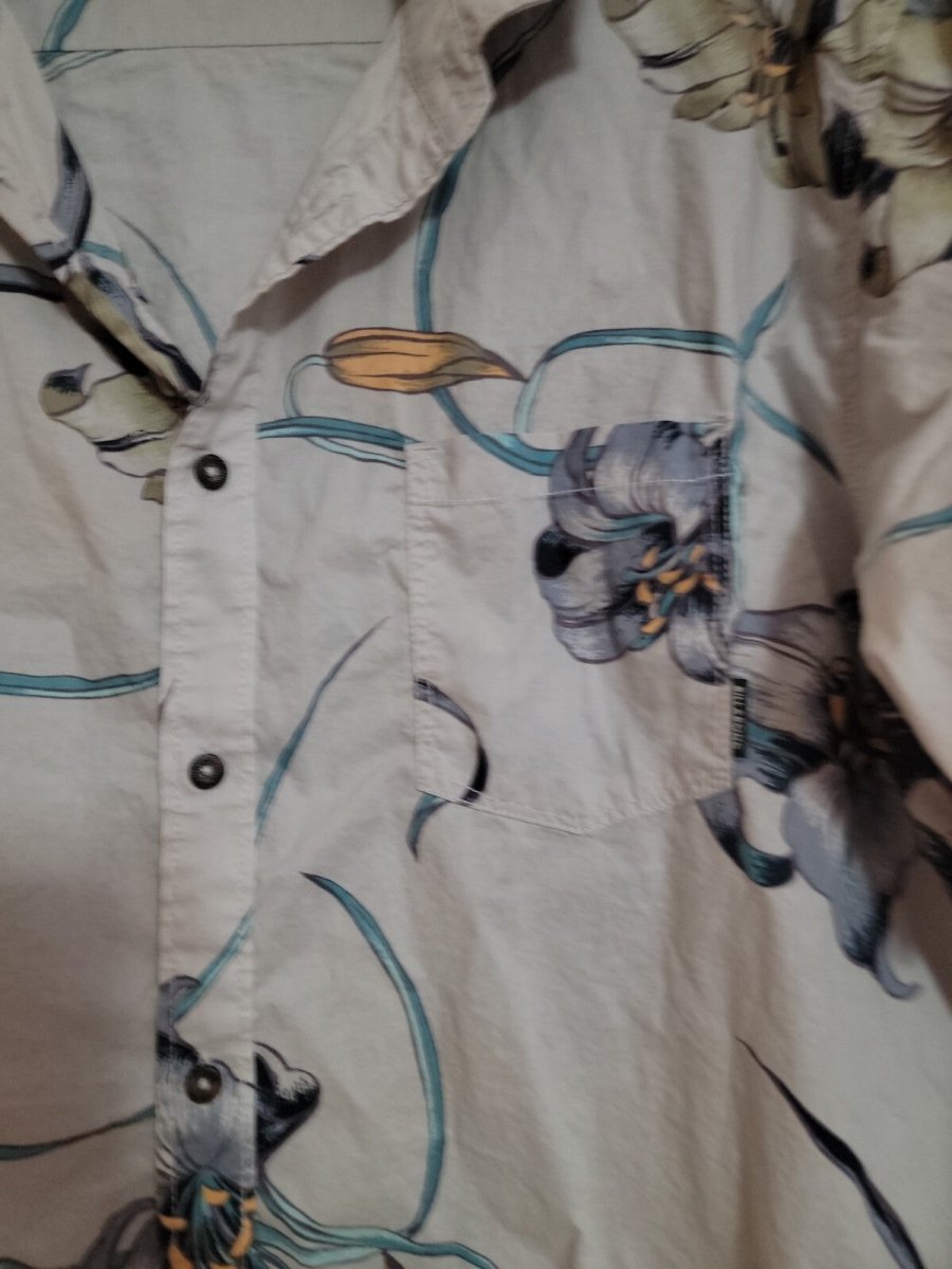 Billabong Floral Core Fit Stretch Short Sleeve Button Up Shirt Mens Size XXL - Shirts - ThrowbackBuys - Amanda's Awesome Finds