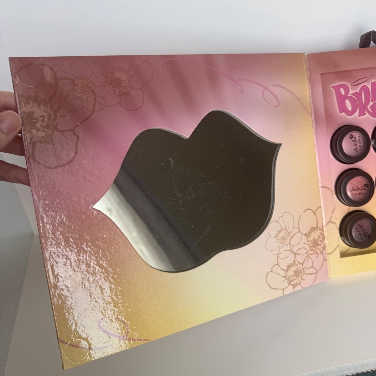 Bratz Ooh La La Makeup Lip Gloss Kit 2005 - Beauty - ThrowbackBuys -NostalgicEpisodes