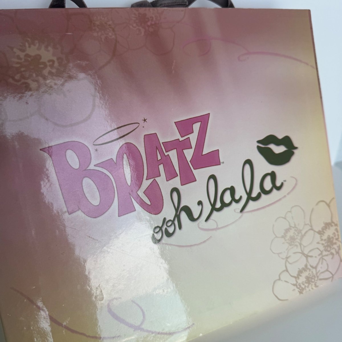 Bratz Ooh La La Makeup Lip Gloss Kit 2005 - Beauty - ThrowbackBuys -NostalgicEpisodes